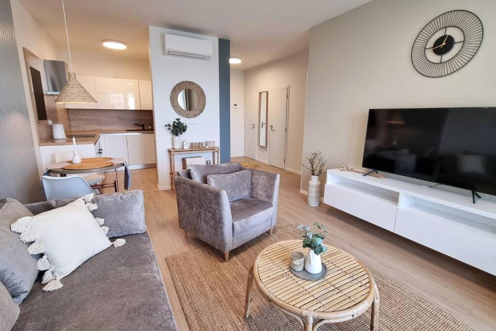 10 Minutes To City: Cozy Urban