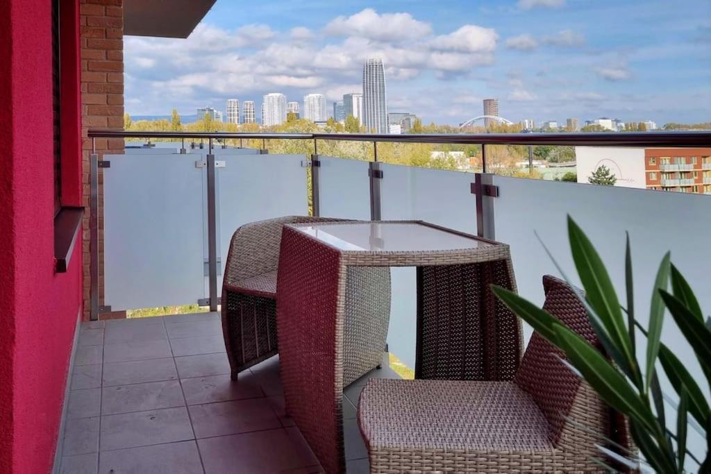 Apartment 10 Minutes To City: Cozy Urban *