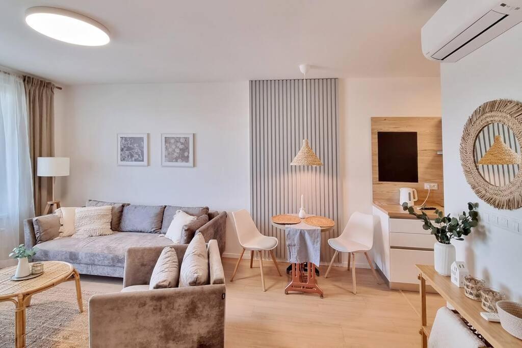 Apartment 10 Minutes To City: Cozy Urban